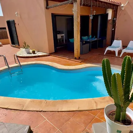Nur House And Private Pool Villa La Oliva